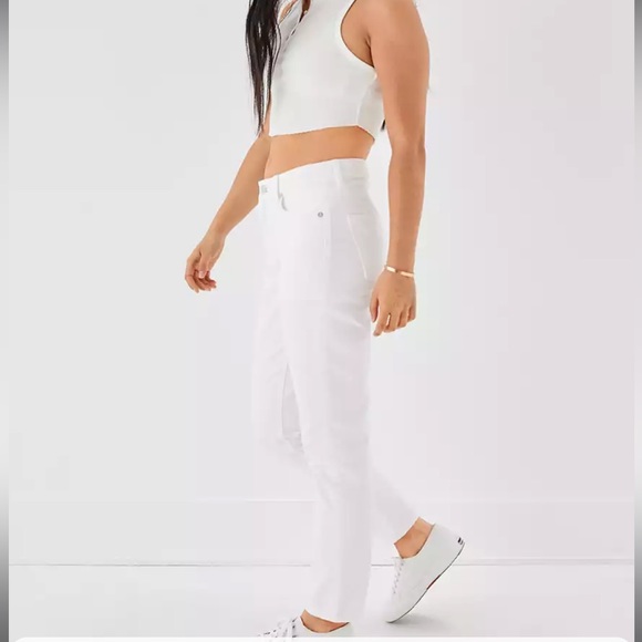 AE White Straight Cut Jeans - Picture 4 of 11